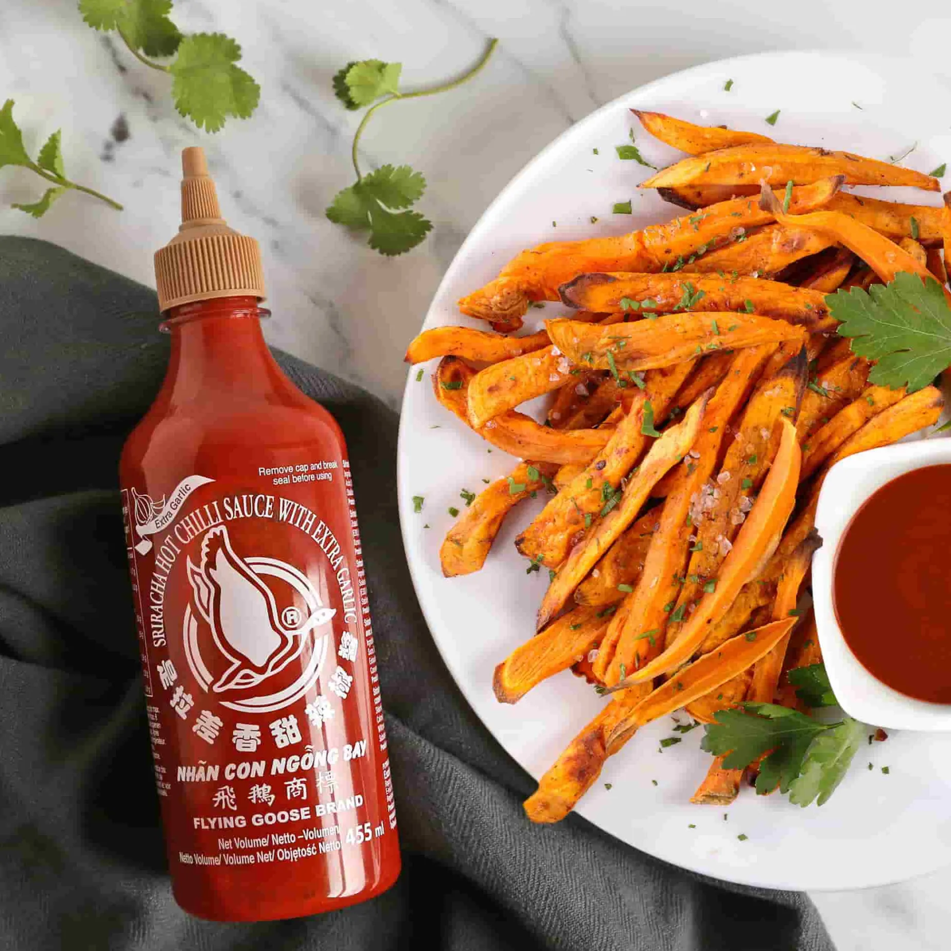 Flying Goose Sriracha - Extra Garlic, 455ml