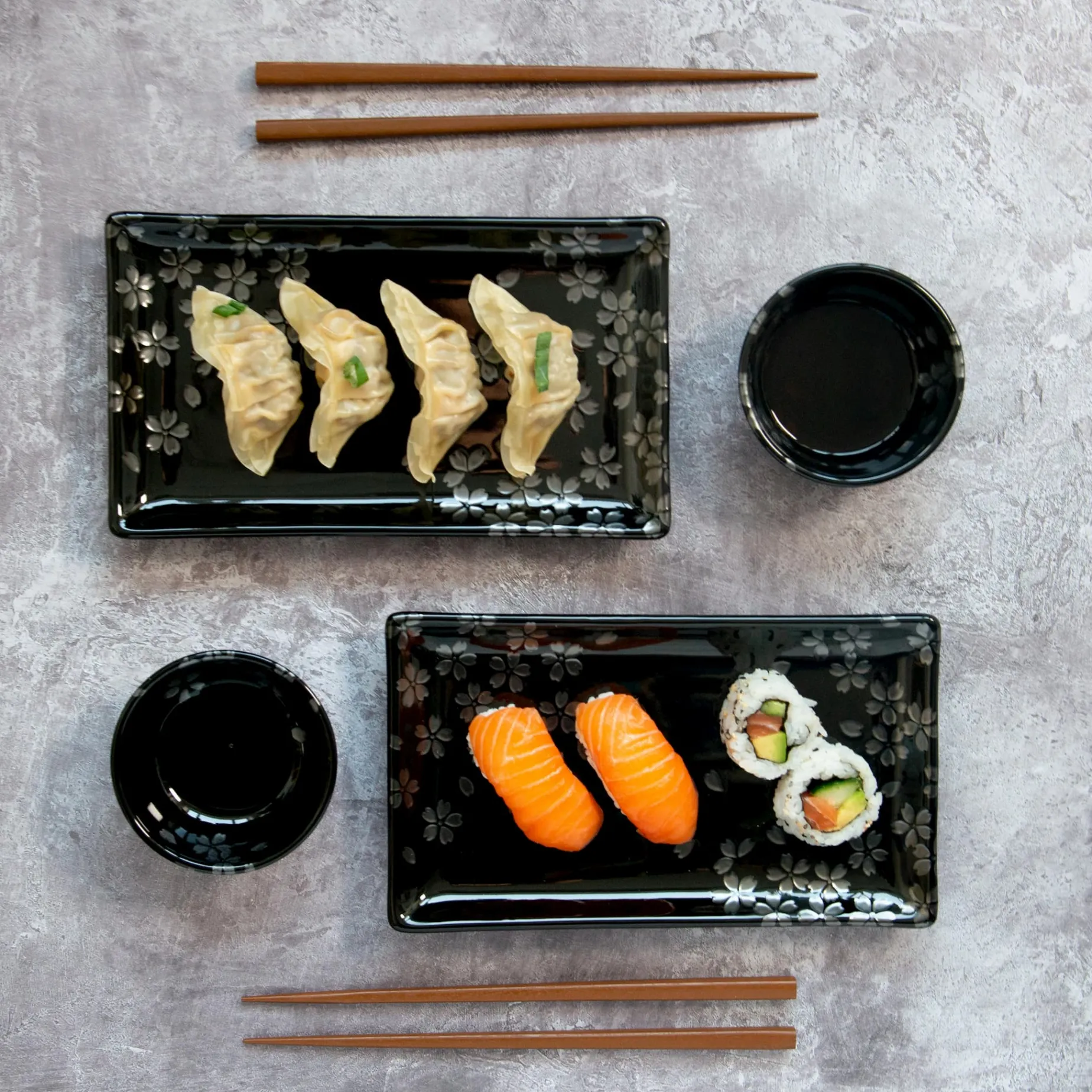 Kuro Hana Sushi Serving Set