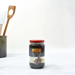 Lee Kum Kee Black Bean Sauce With Garlic, 368g