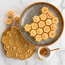 Nordicware Honeycomb Pull-Apart Dessert Pan