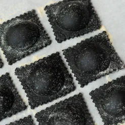 Ravioli Tray - 12 Large Round Ravioli 52mm x 52mm