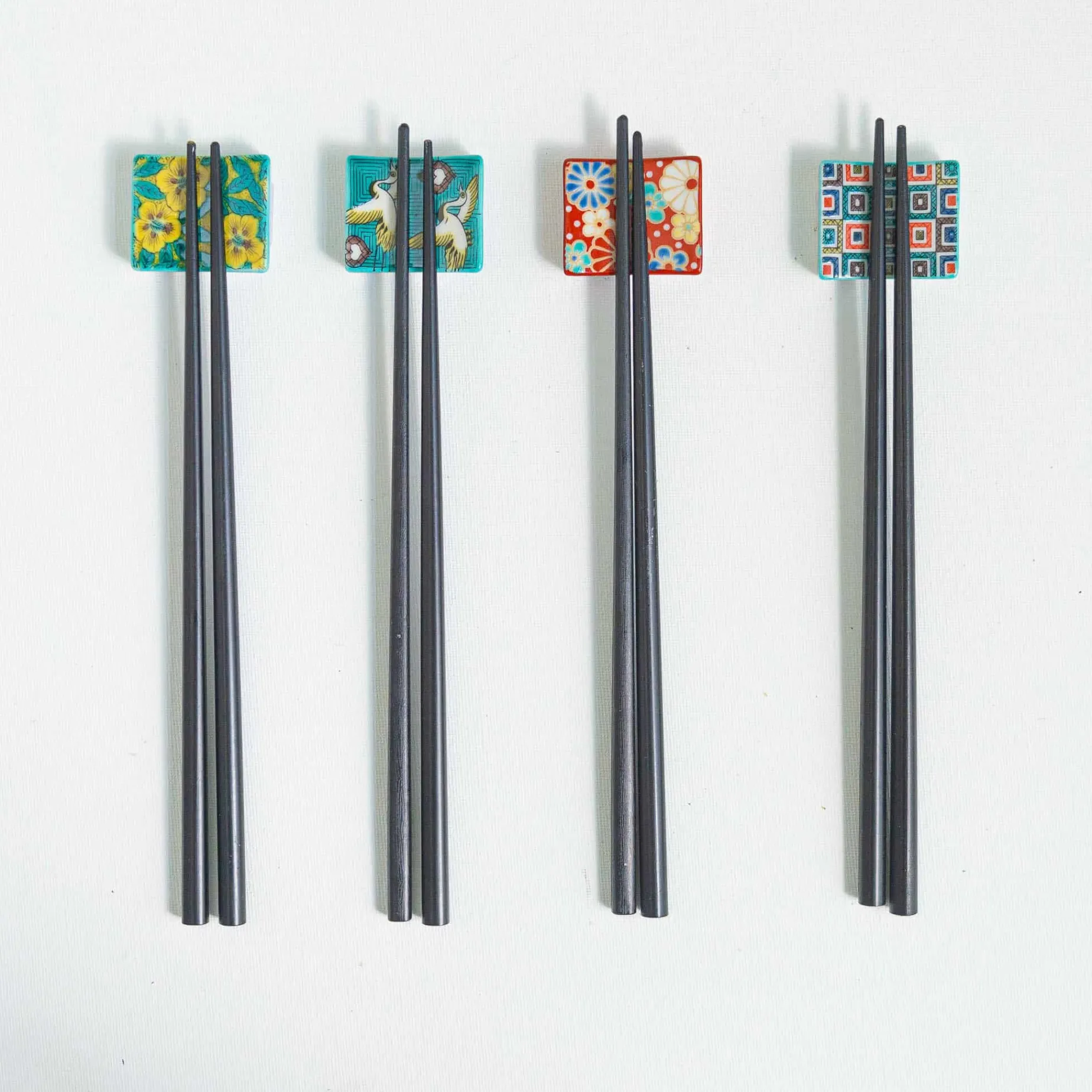 Seikou Porcelain Aoi Floral Chopsticks Rest