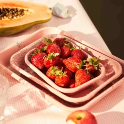 Splatter Fest Enamel Roasting and Serving Dish, Pink