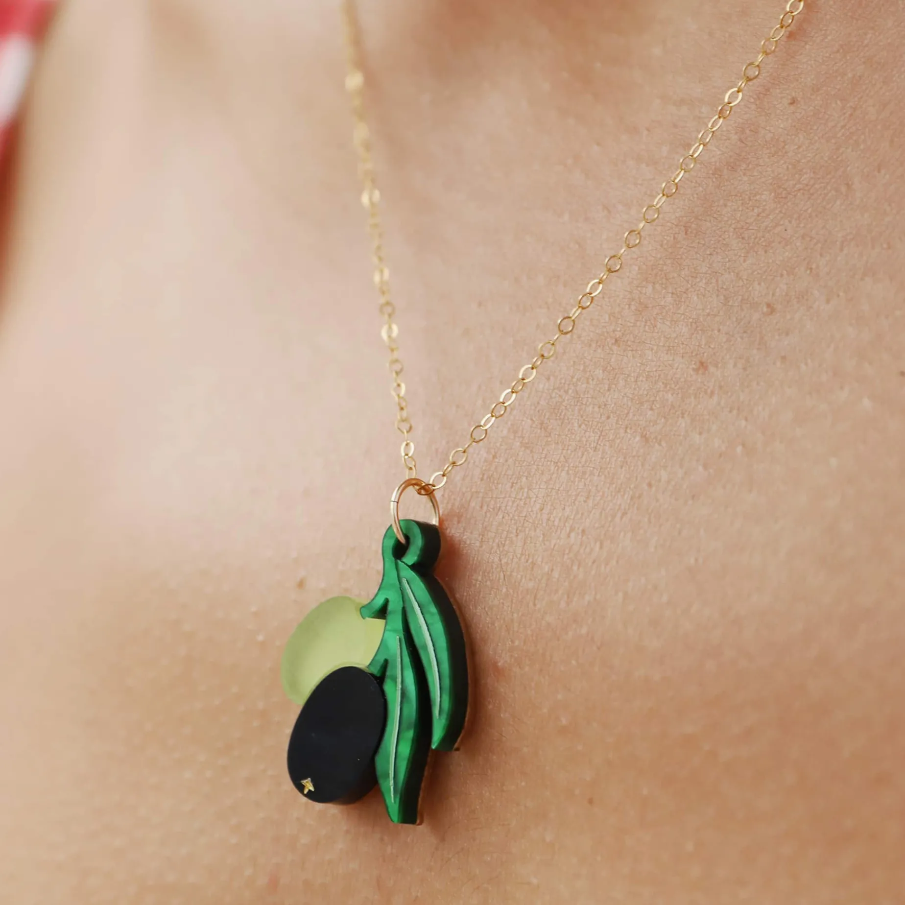 Wolf & Moon Olive Necklace